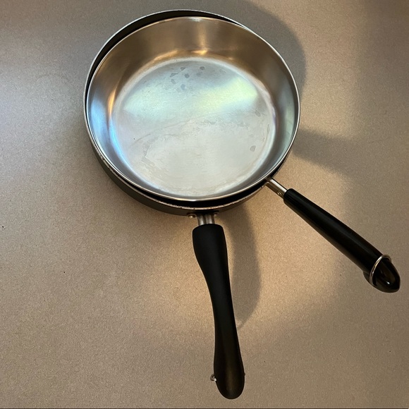 Set of 2 Nonstick Pans - Picture 1 of 8